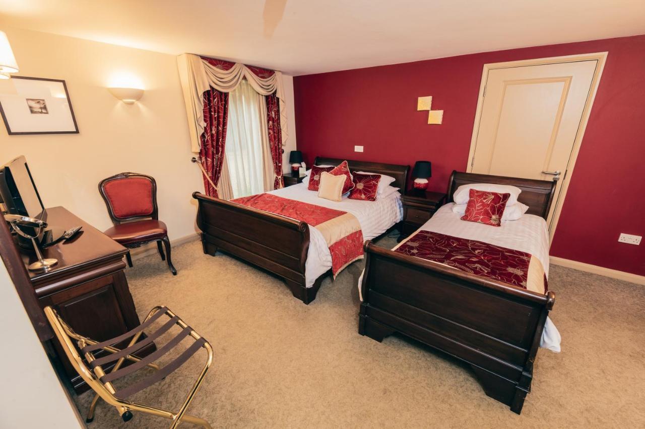 The Auberge Yaxley  Kültér fotó