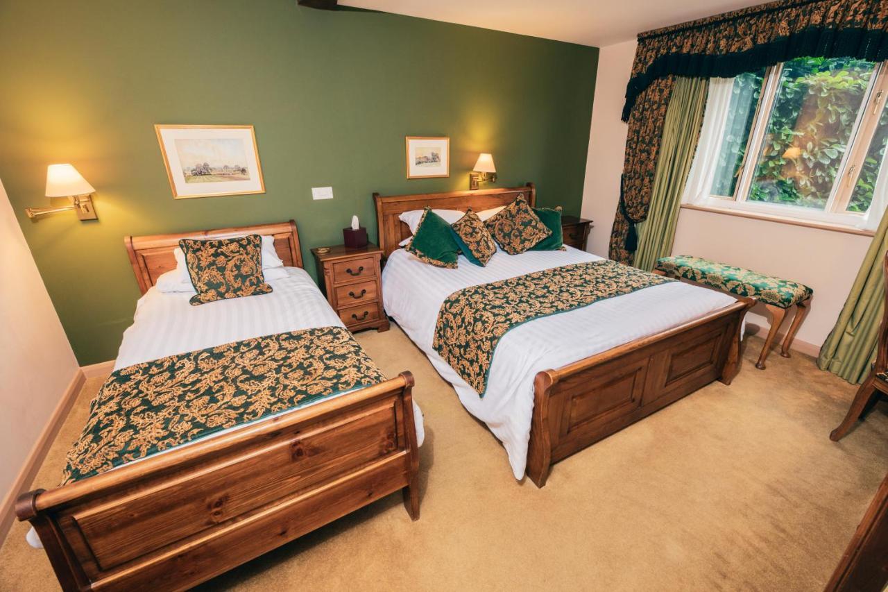 The Auberge Yaxley  Kültér fotó