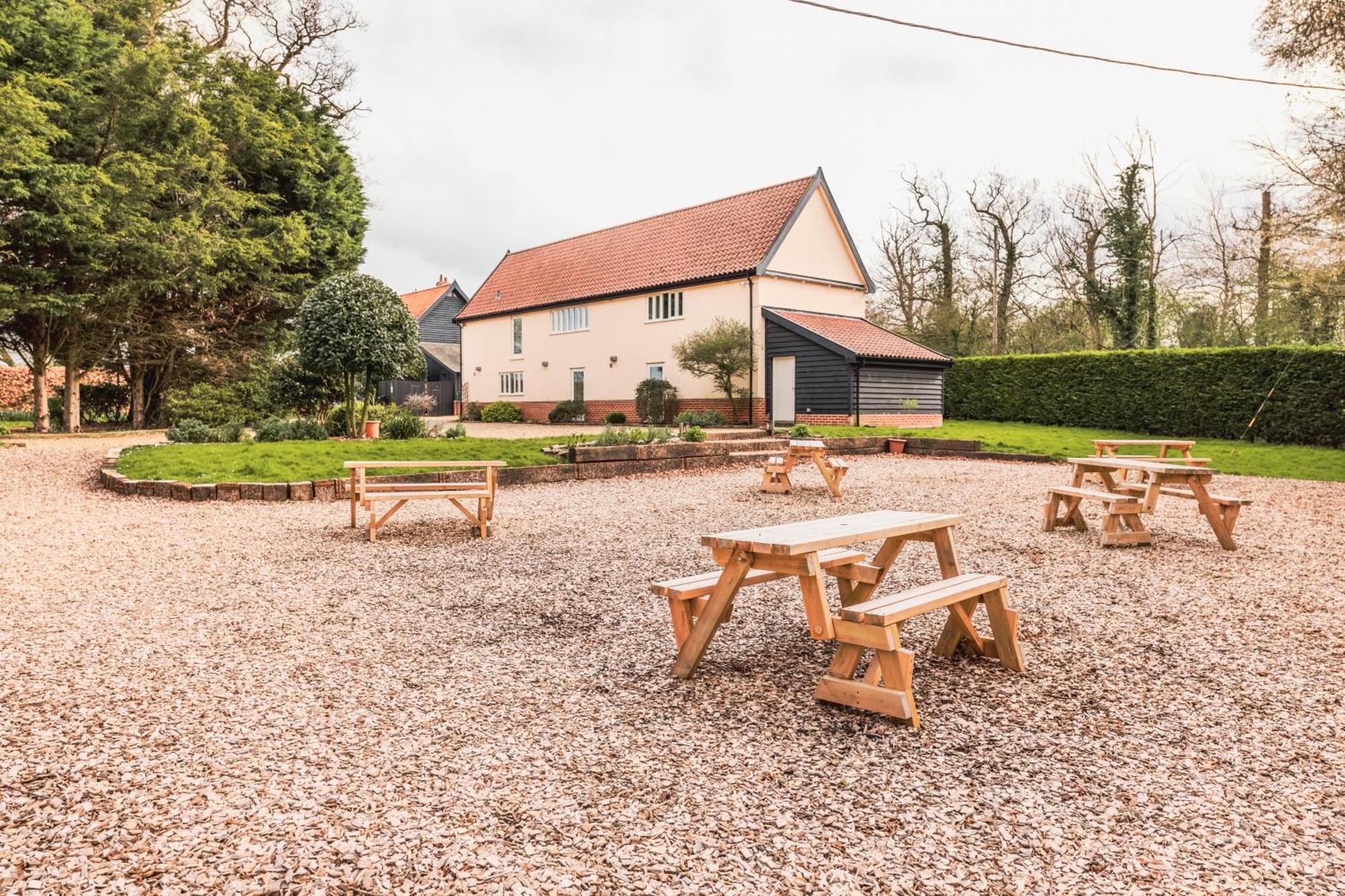 The Auberge Yaxley  Kültér fotó
